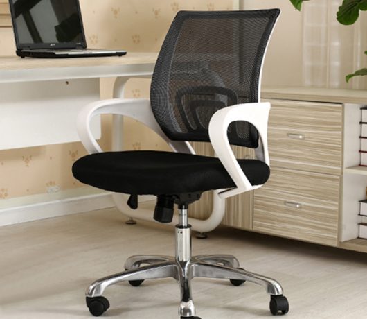 Silla de oficina con asiento de malla