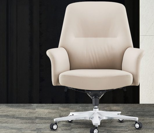 Cadeira de couro moderna do escritório