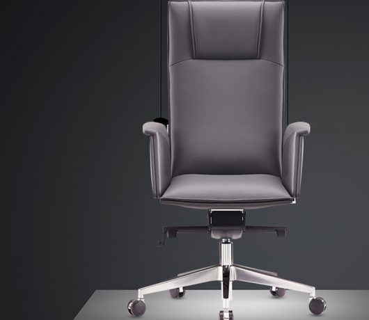 Cadeira executiva de luxo em couro