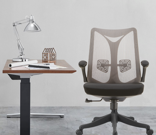 Cadeira de escritório ergonômica da moda