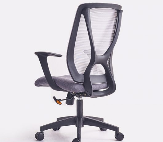 Silla de malla ergonómica moderna