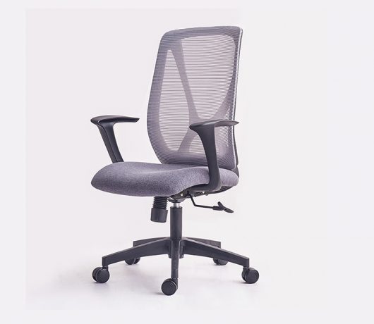 Silla de malla ergonómica moderna