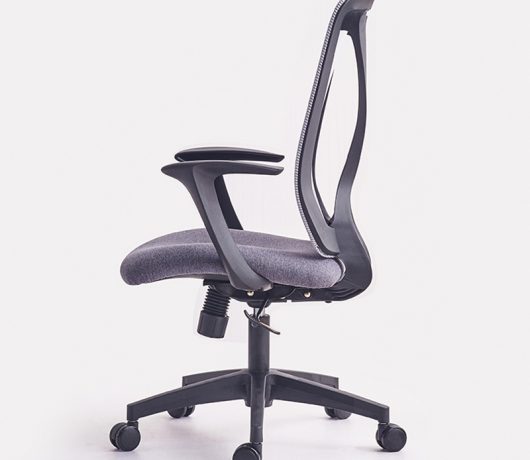 Chaise en maille ergonomique moderne