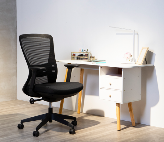 Ergonomic Mesh Swivel Chair