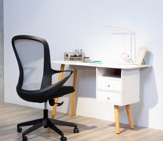 Silla de oficina giratoria de malla ergonómica