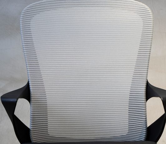 Silla de oficina giratoria de malla ergonómica