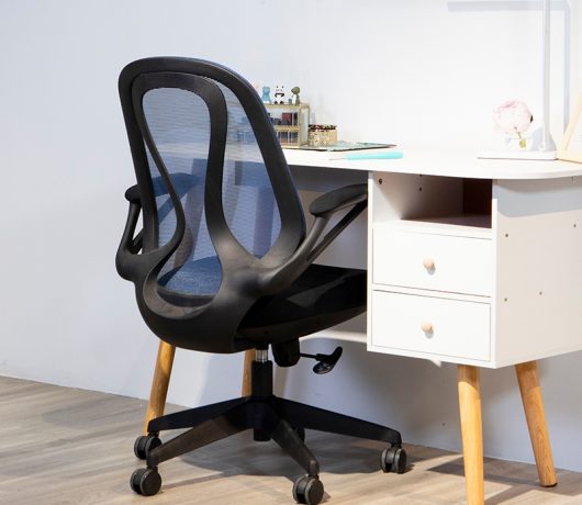 Elegante silla de oficina de malla