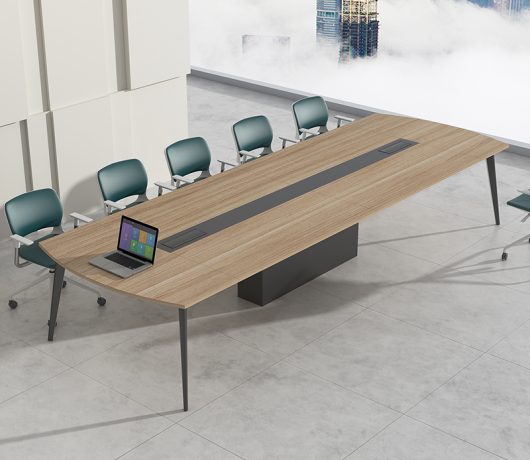 Mesa de reunião de madeira