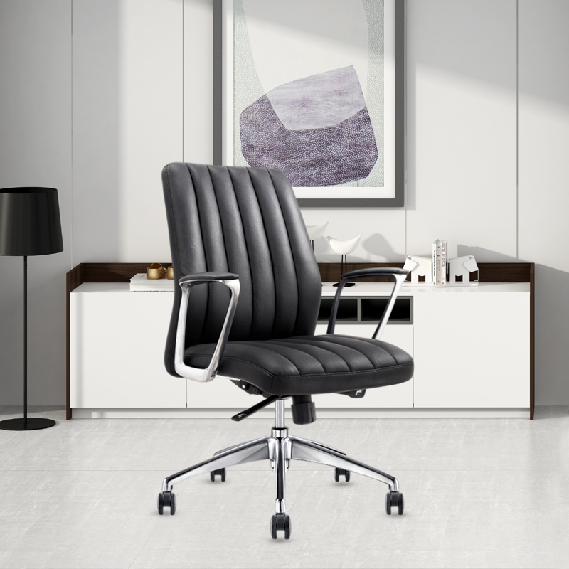 cadeira de escritório em couro preto