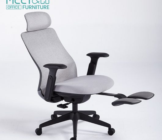 Cadeira ergonômica para escritório com encosto alto