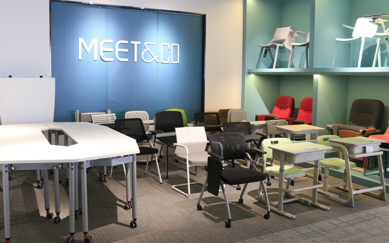 Meet&Co Showroom Gallery One